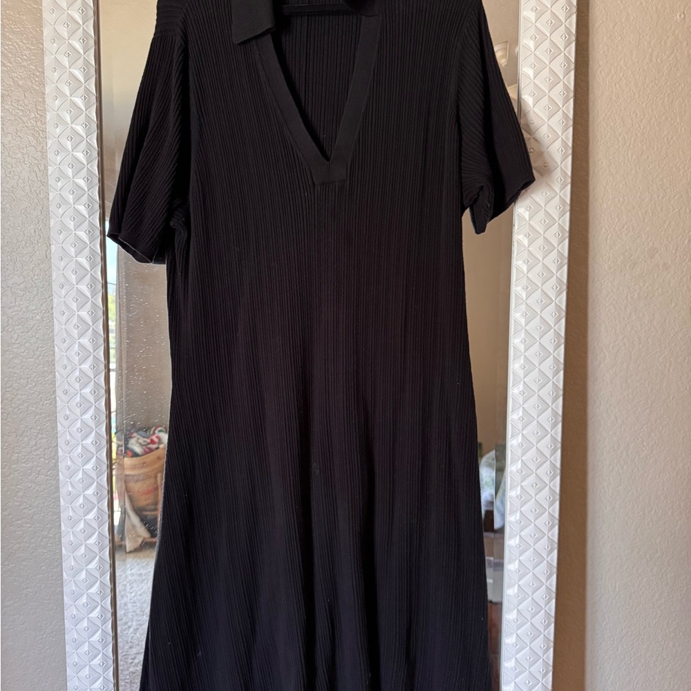 Ava & Viv Black V-Neck Short Sleeve Dress